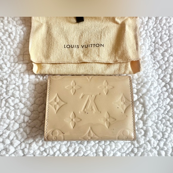 Authentic Louis Vuitton vernis card wallet - Picture 4 of 8
